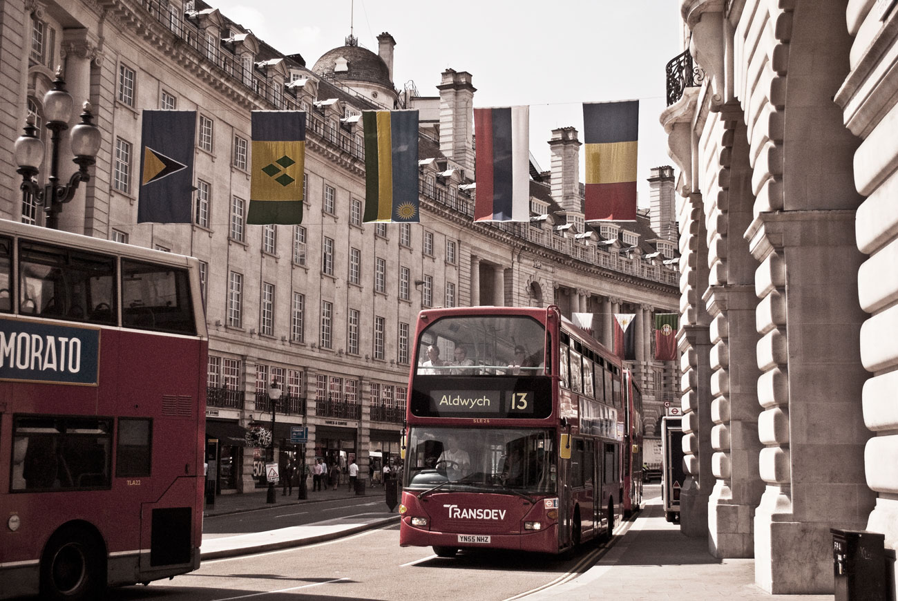 ICMSTUDIOS - A quick snap of a usual day in central London. Minor tweaking of colours, exposure in Photoshop.