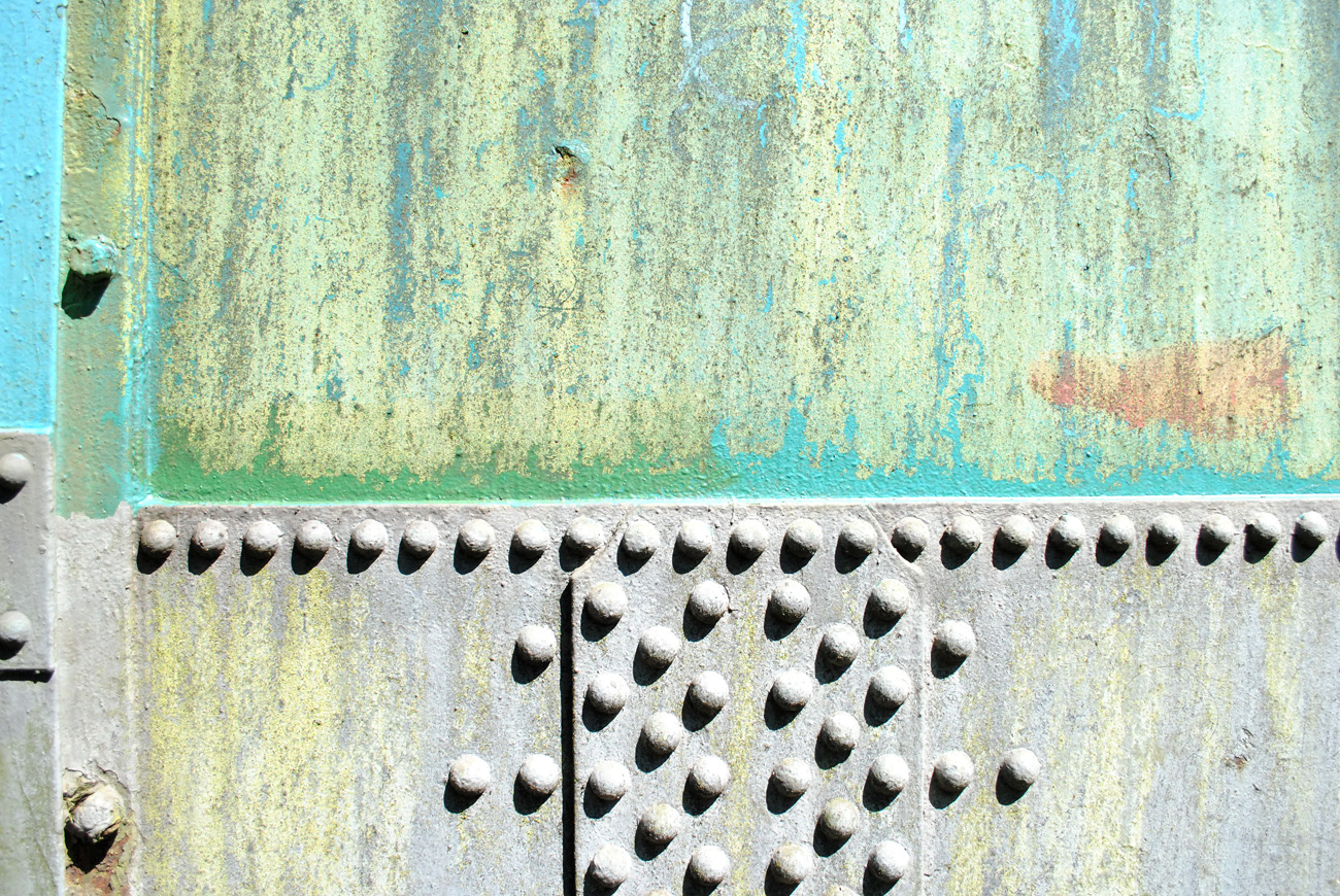 ICMSTUDIOS - A close up of one of the gas stores in Tunbridge Wells. I am loving the weathering on the metal - looks really interesting and organic. The colours are great too!Slight colour correct in Photoshop.