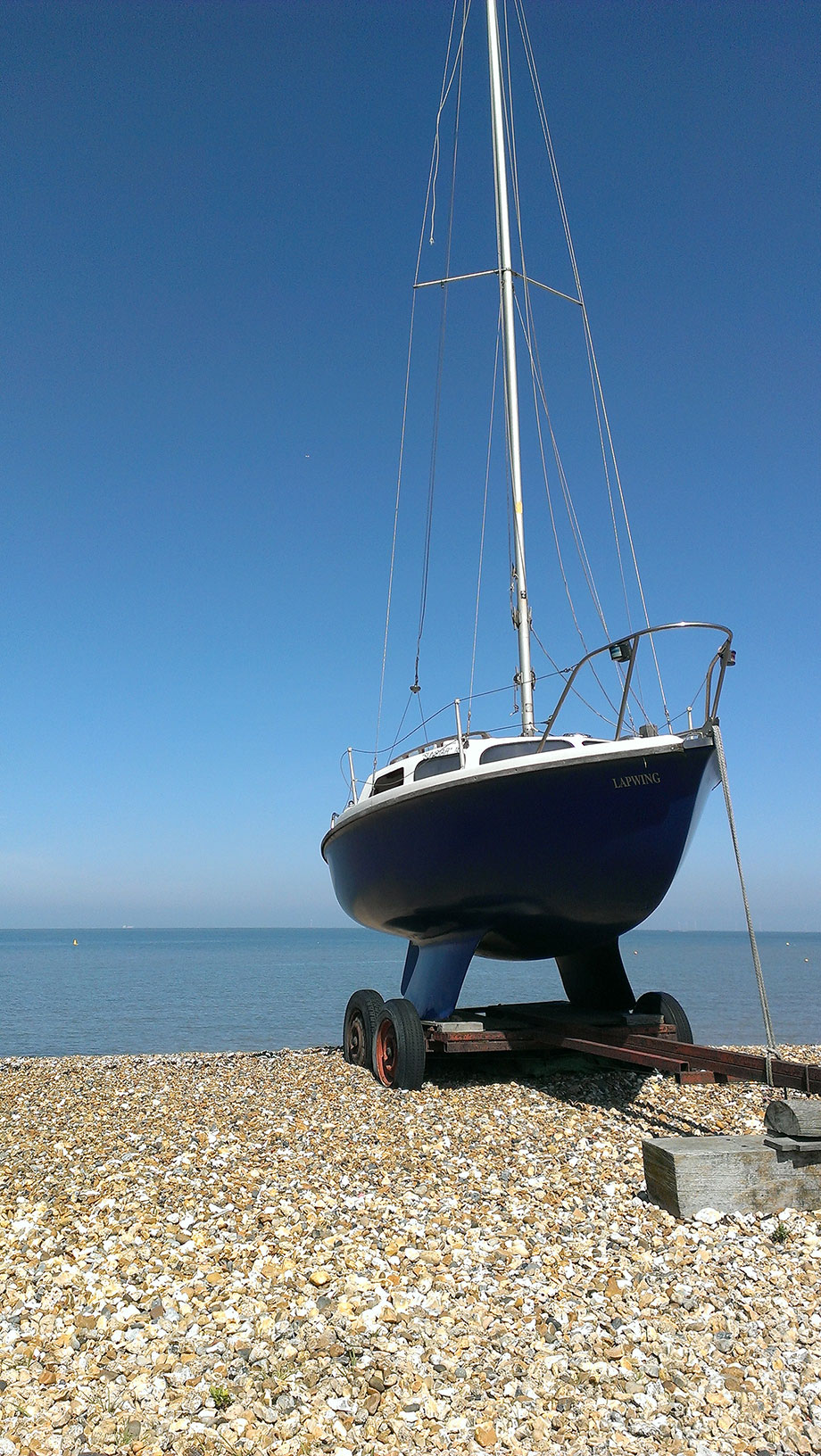 ICMSTUDIOS - Lovely blue sky, Beautiful boat. Very peaceful :)